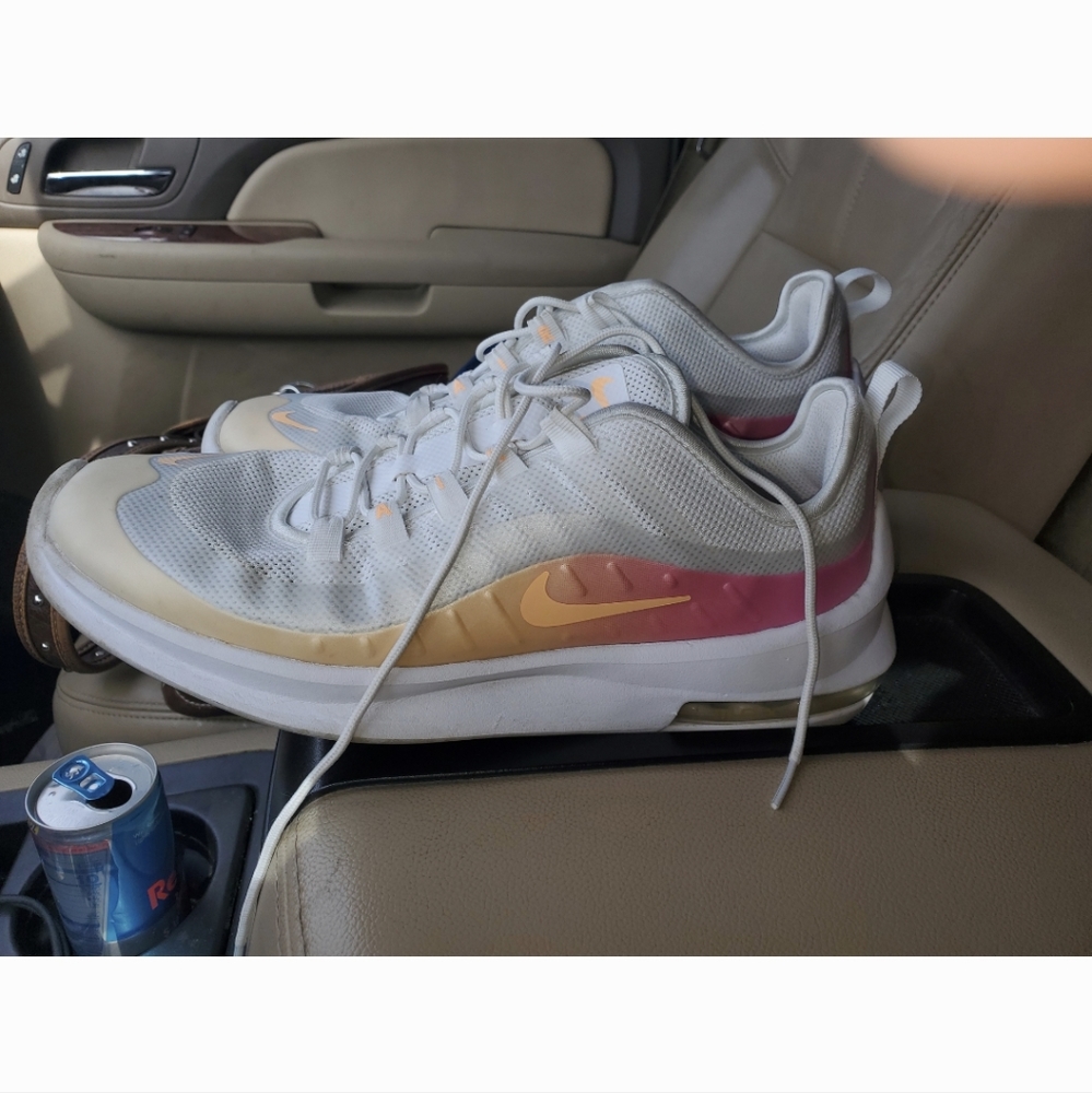 Womens size 10 nike air max